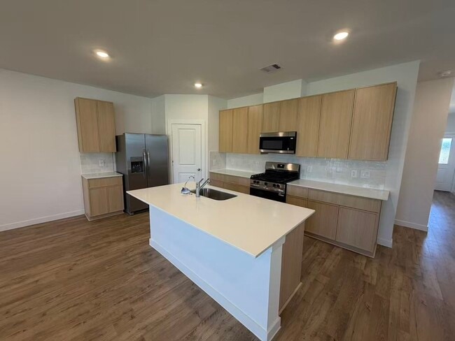 Building Photo - 28122 Meadowlark Sky Dr