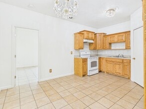 Building Photo - Nice 3 bedroom Duplex Rental