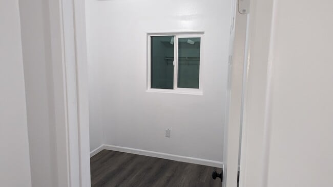 Building Photo - 3893 Beechwood Pl