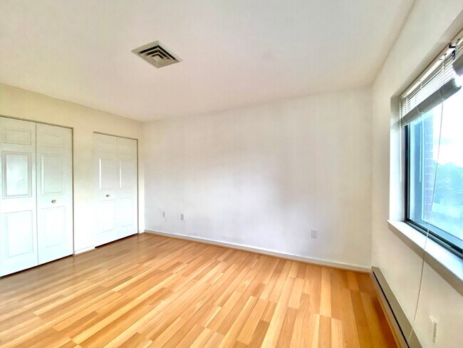 Building Photo - 90 Quincy Shore Dr