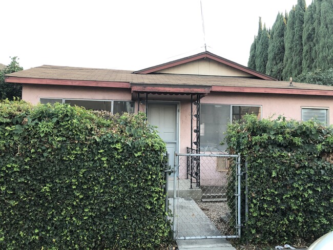 Front view of the house - 1501 Abbot Ave