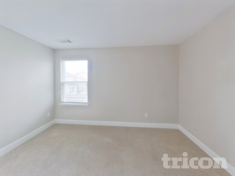 Building Photo - 1023 Solomon Ln