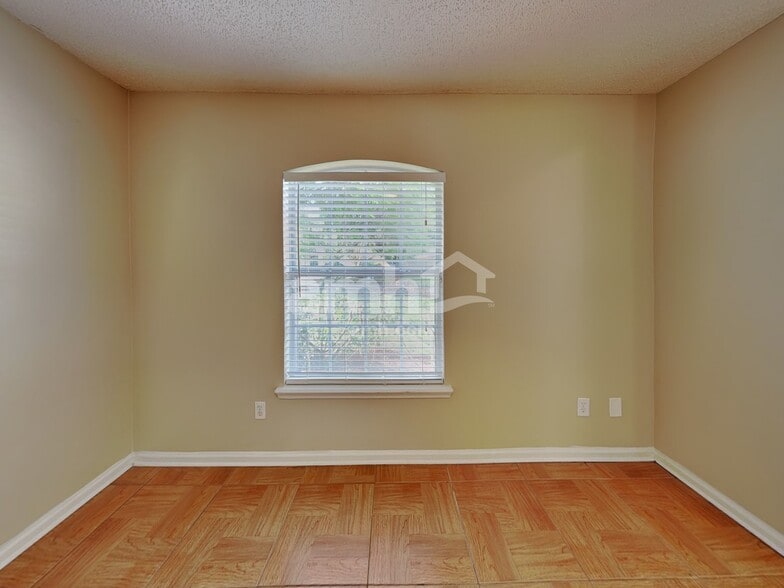 Building Photo - 12407 Hatton Chase Ln E