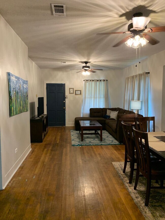 Building Photo - MOVE IN SPECIAL 3BR 2BA HOUSE Capital Heig...
