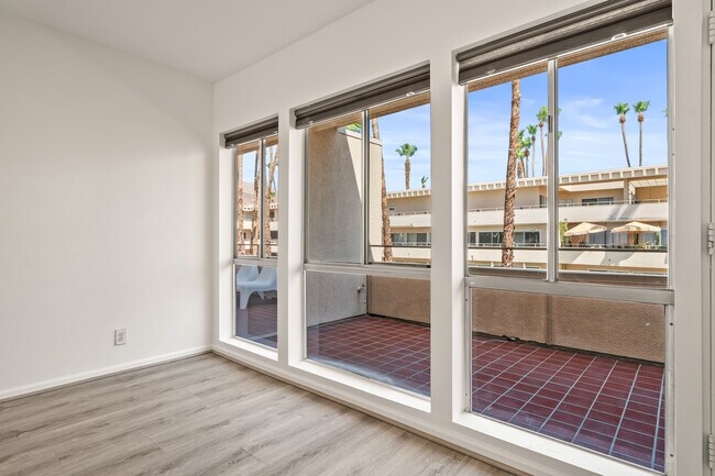Building Photo - 277 E Alejo Rd