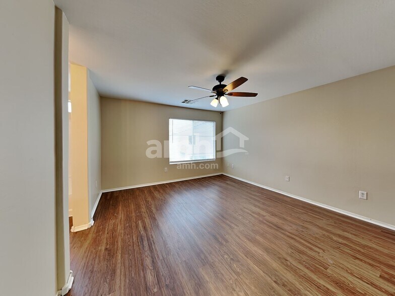 Building Photo - 4105 W Irwin Ave