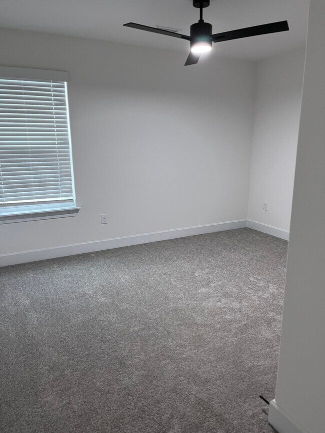 Building Photo - 3201 SW Lovely Ln