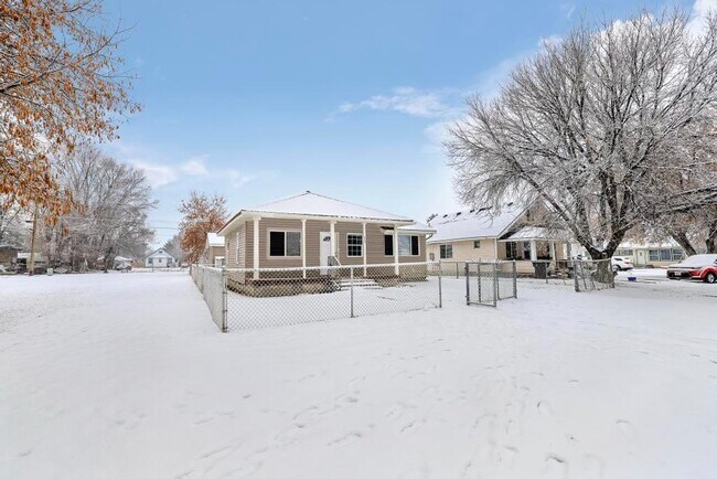 Primary Photo - 910 Conant Ave