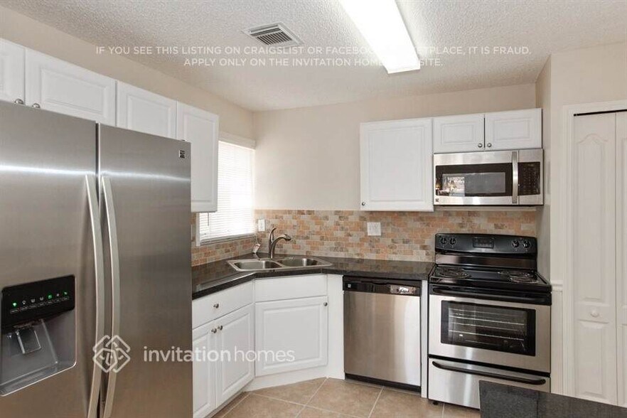 Building Photo - 15131 SW 49th St