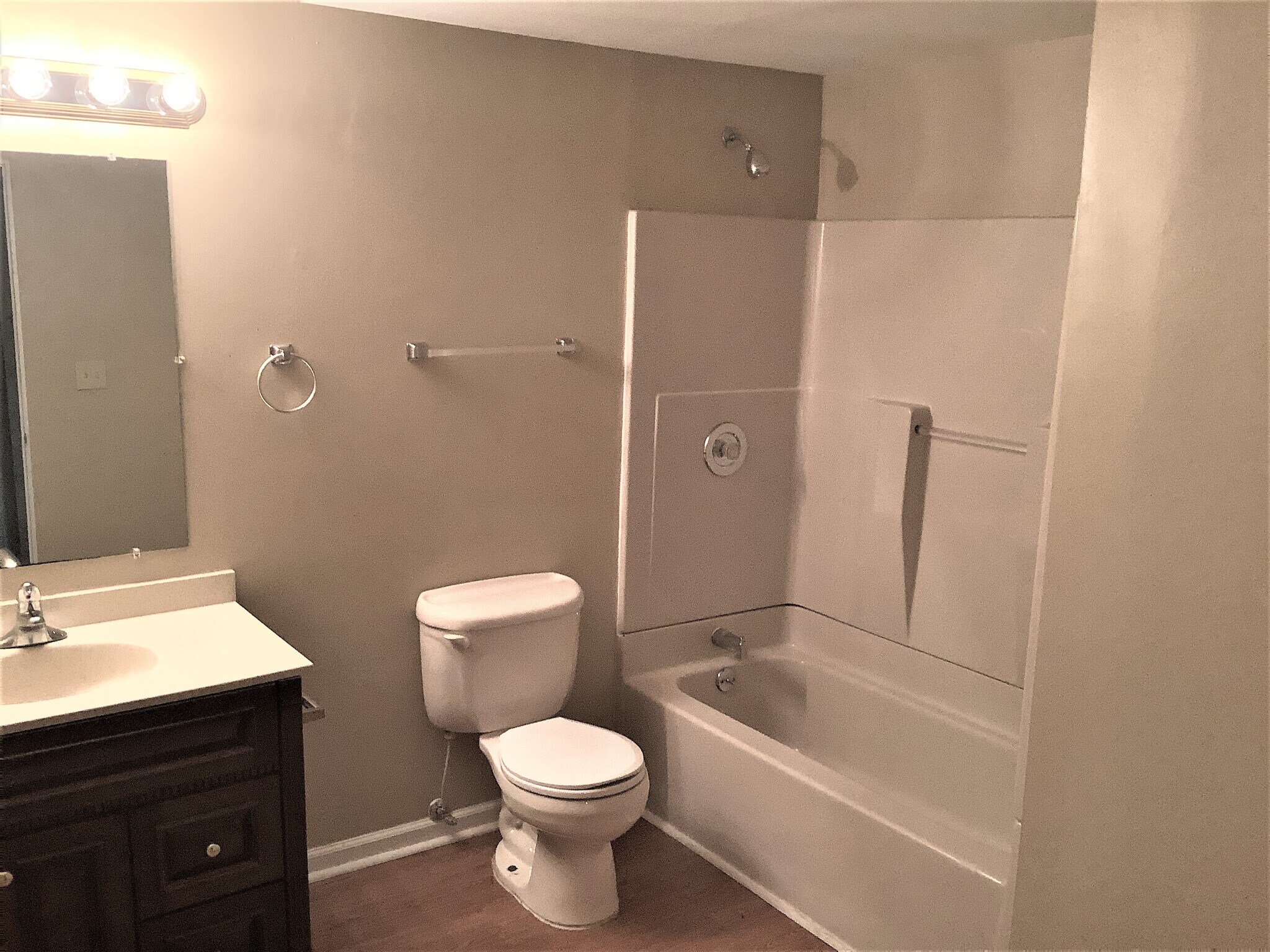 Building Photo - 200 Hedgington Ct