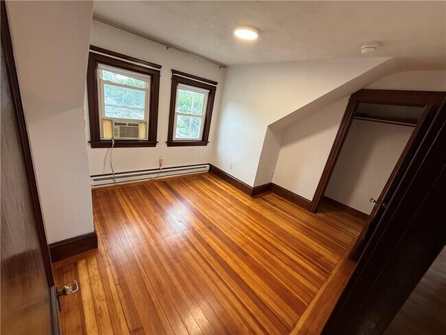 Building Photo - 231 Orchard St