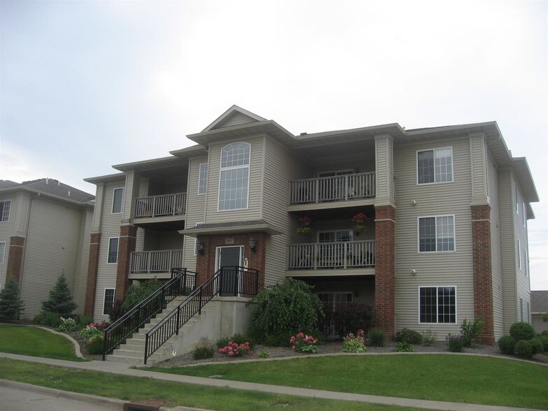 Riverbend 33063500 Steamboat Way 3407 Steamboat Way Muscatine IA 52761 Apartment Finder
