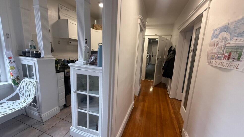 Building Photo - 199 Park Dr