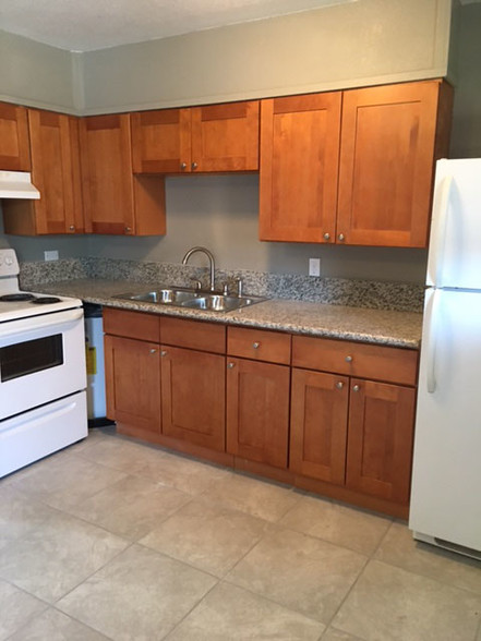 FULLY RENOVATED 1 BEDROOM KITCHEN - Western Oaks