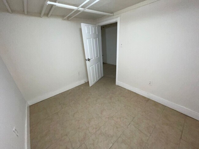 Building Photo - 6430 1/2 Tulip Street