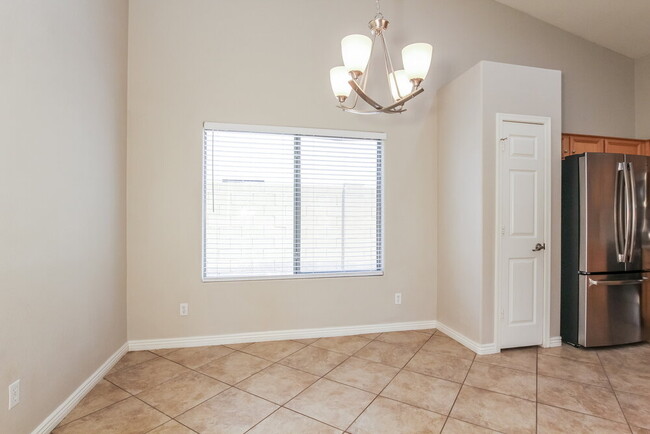 Building Photo - 3910 N 125th Dr