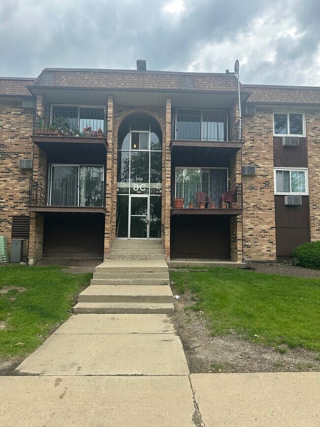 Primary Photo - 710 Hill Dr