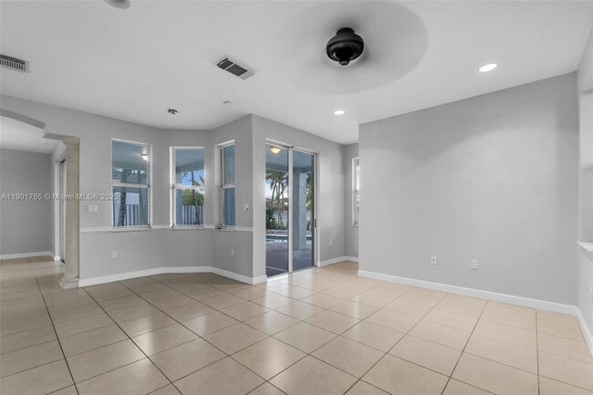 Building Photo - 6425 SW 164th Ave