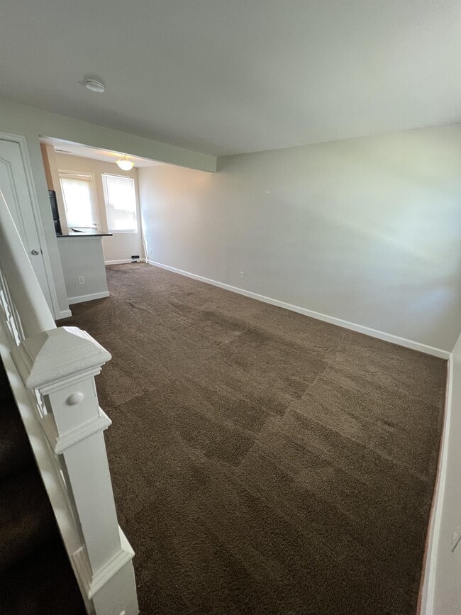 Building Photo - 6890 Hawthorne St