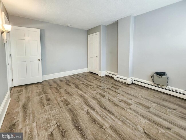 Building Photo - 226 Morgan St