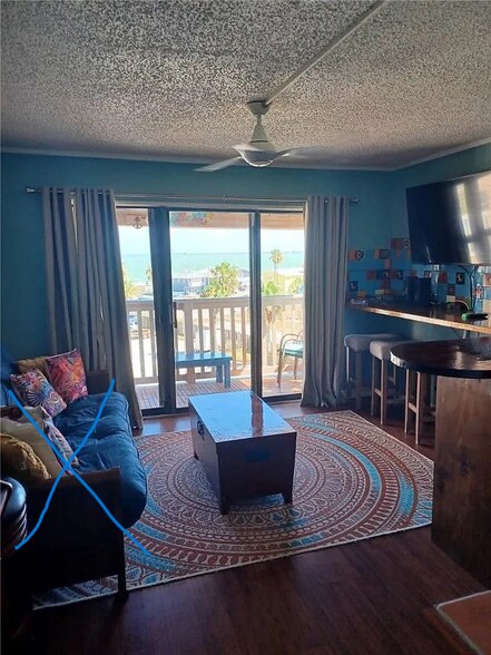 Building Photo - 3938 Surfside Blvd