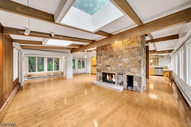 Building Photo - 37 Lenape Dr