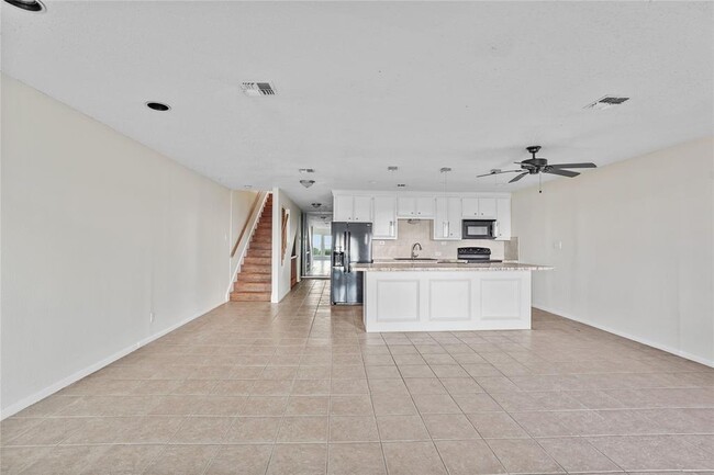 Building Photo - 8416 Seawall Blvd