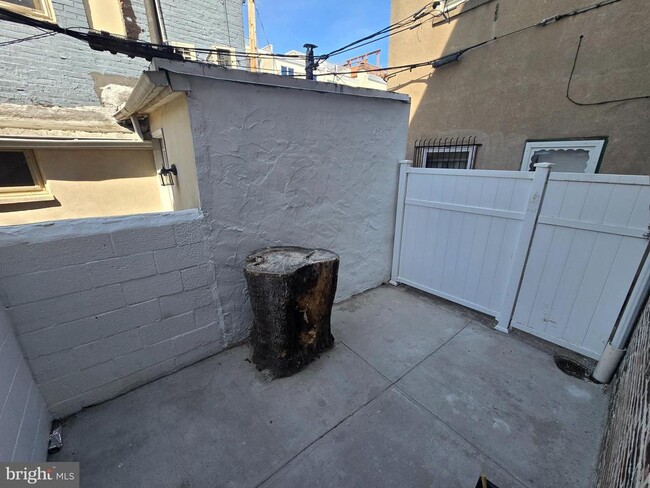 Building Photo - 712 S Randolph St