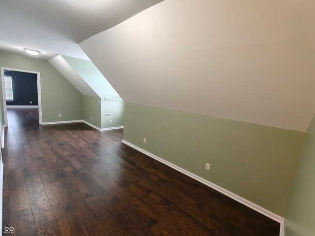 Building Photo - 802 Fern Dr