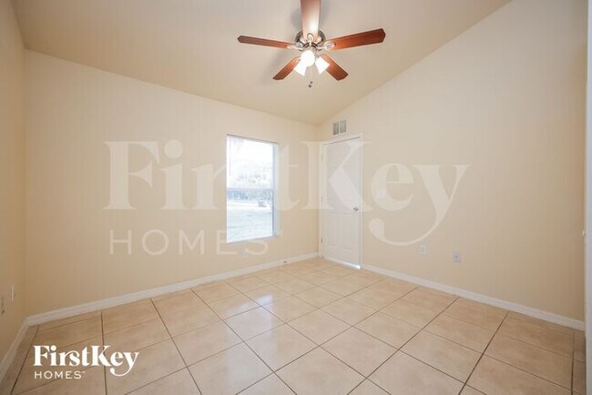 Building Photo - 317 Apartment St