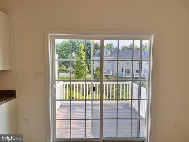 Building Photo - 654 Jacobsen Cir