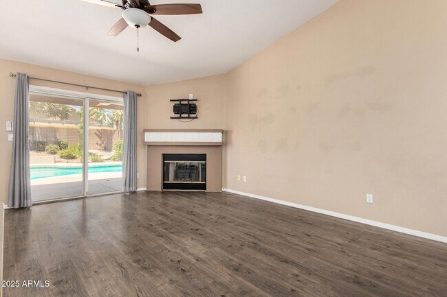 Building Photo - 2412 E Wescott Dr