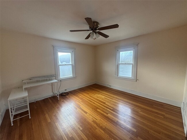 Building Photo - 54 Lathrop Ave