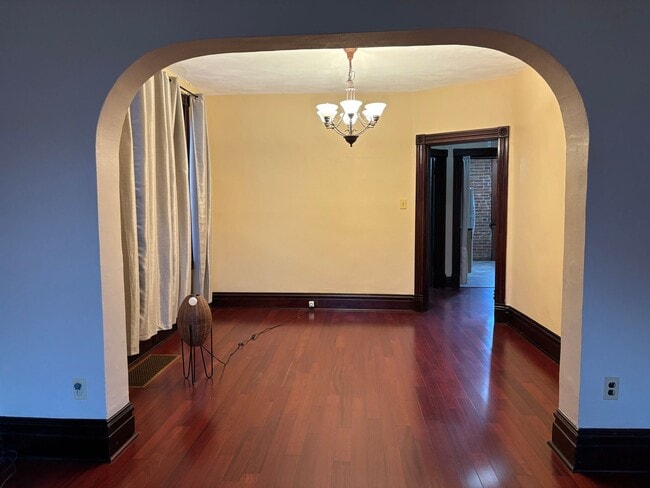 Building Photo - Completedly Remodeled 2+ Bedroom Home