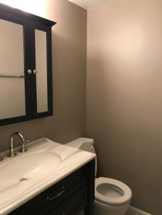 Half Bathroom - 420 Tanglewood Ct