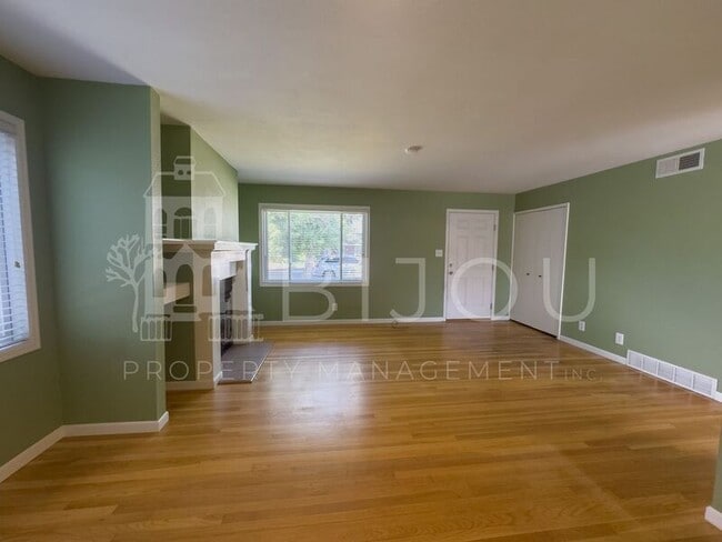 Building Photo - 2407 N Meade Ave