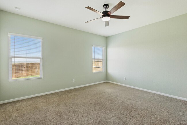 Building Photo - 5340 Cloves Cv