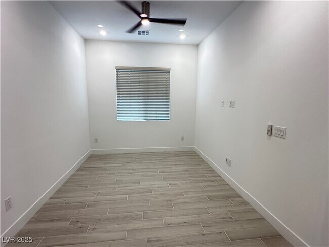 Building Photo - 350 Tigullio Ave