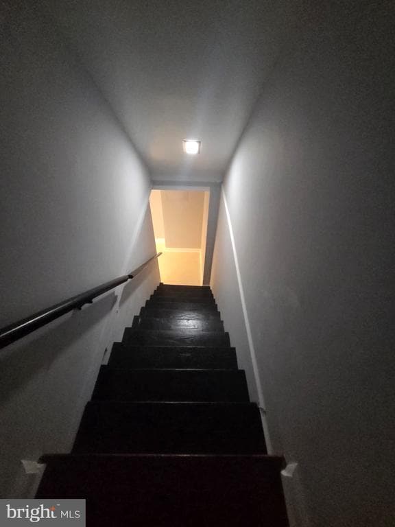 Building Photo - 7545 Ives Ln