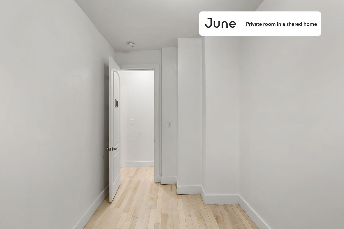 Building Photo - Room in Shared 4 bed/2 bath home