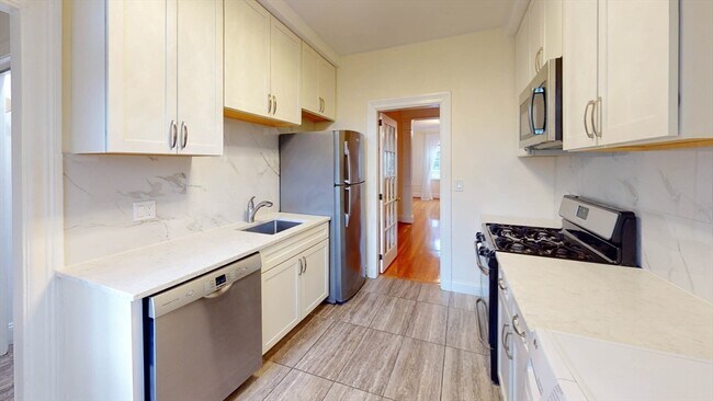 Building Photo - 311 Tappan St