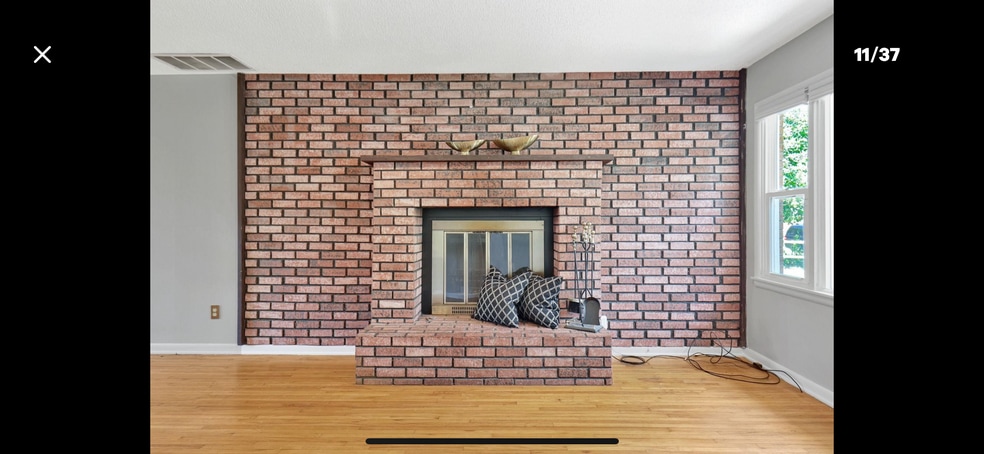 Building Photo - 865 N Redbarn Ln
