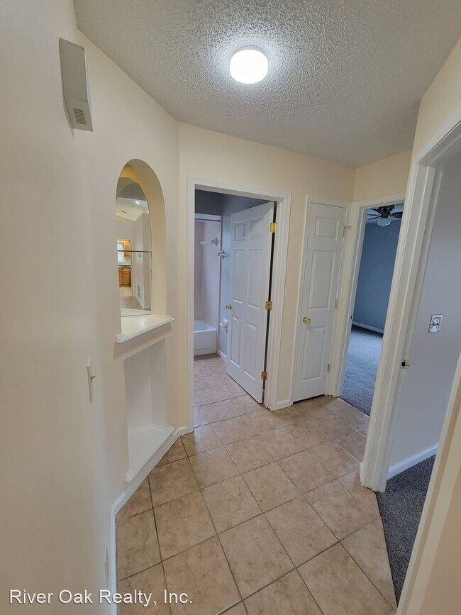 Building Photo - 3 br, 2 bath House - 8338 Rockridge Dr.