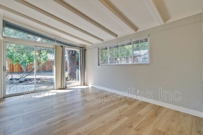 Building Photo - 18850 Newsom Ave