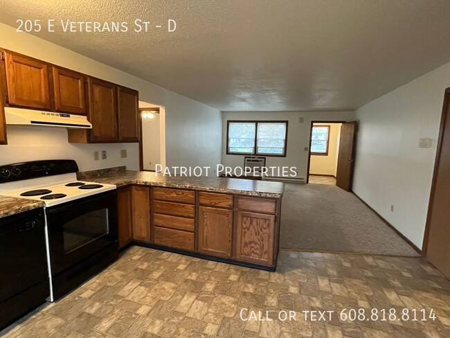 Building Photo - 205 E Veterans St