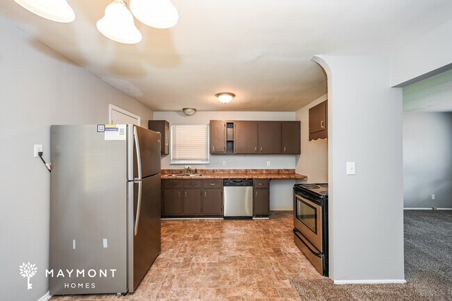 Building Photo - 9238 Orangewood Dr