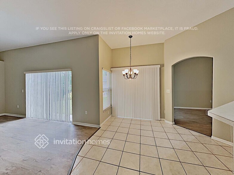Building Photo - 6138 36th Ln E