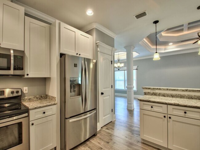 Building Photo - 114 Carousel Cir