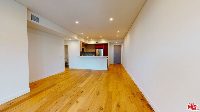Building Photo - 938 Orange Grove Ave