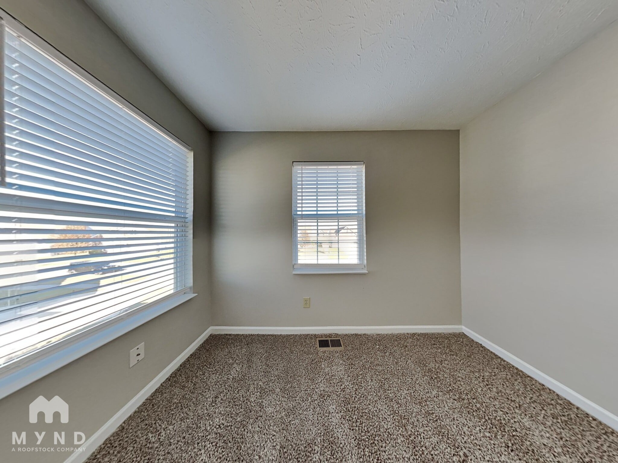 Building Photo - 2352 Rosewood Dr